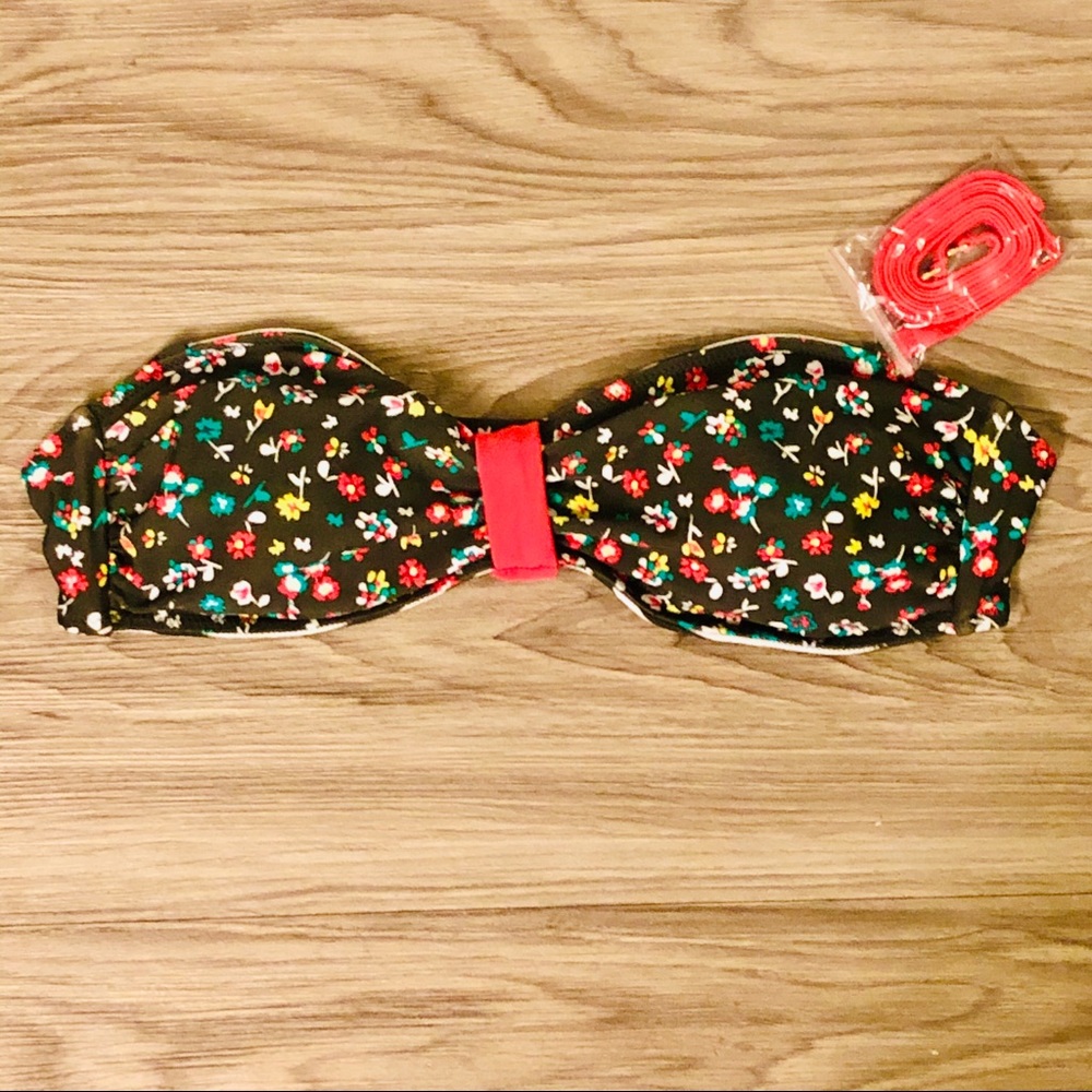 NEW! Xhilaration Reversible Bikini Top